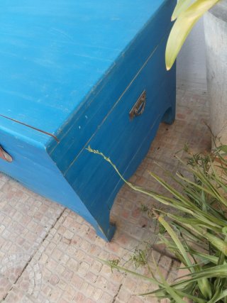Baúl de madera azul