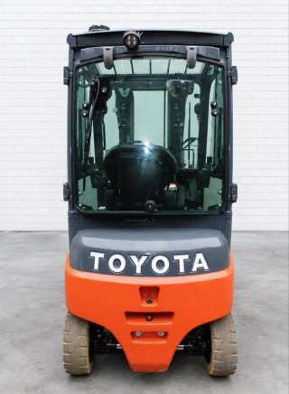 Carretilla Elevadora Eléctrica Toyota