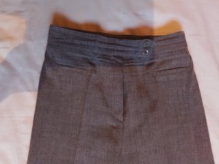 Pantalón recto,  gris, mujer, versátil, cómodo.