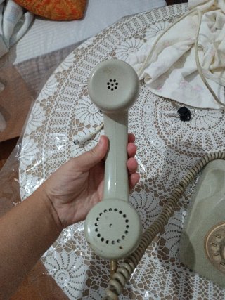 Teléfono fijo antiguo beige
