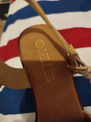 Sandalias tacón. Un solo uso