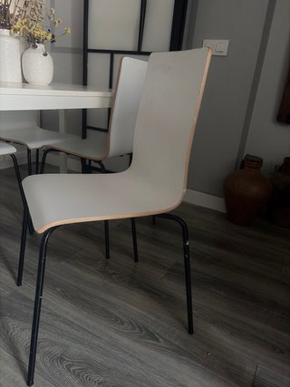 Mesa y 4 Sillas Comedor IKEA