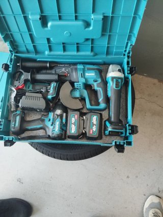 Maletín Makita con herramientas