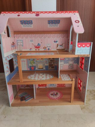 Conjunto de juguetes , muñecas y puzzles