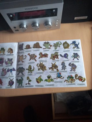 Álbum de pegatinas Disney y 150 de pokemon
