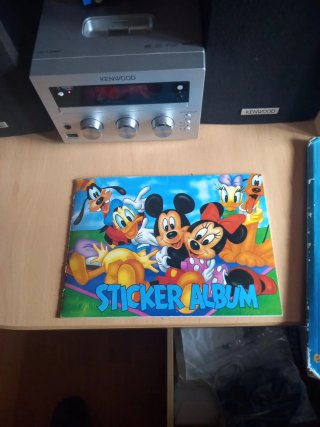 Álbum de pegatinas Disney y 150 de pokemon