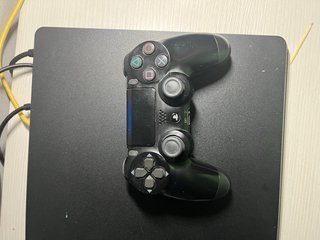 PS4 Slim Negra + Mando DualShock 4
