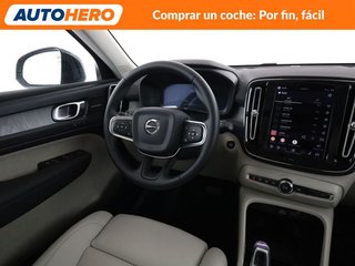 Volvo XC40 2.0 B3 Mild-Hybrid Plus Dark 2WD