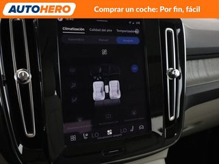 Volvo XC40 2.0 B3 Mild-Hybrid Plus Dark 2WD