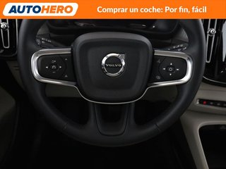 Volvo XC40 2.0 B3 Mild-Hybrid Plus Dark 2WD