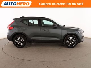 Volvo XC40 2.0 B3 Mild-Hybrid Plus Dark 2WD