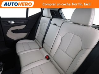 Volvo XC40 2.0 B3 Mild-Hybrid Plus Dark 2WD