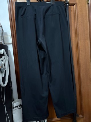 Pantalón negro ancho
