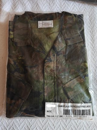 Traje Mimetizado Camuflaje Boscoso Pixelad