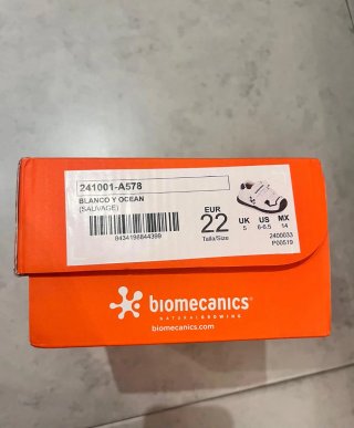 Zapatillas Biomecanics Talla 22 Blancas