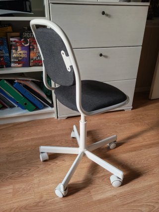 Silla de oficina Ikea negra y blanca Orfjall
