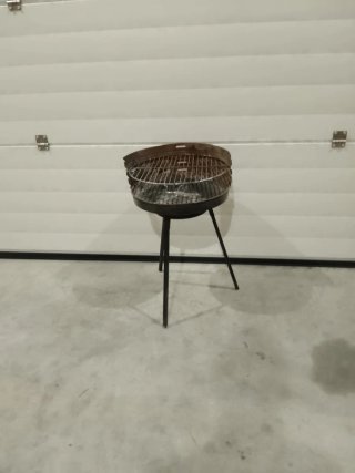 Barbacoa metálica de carbón 45x71cm