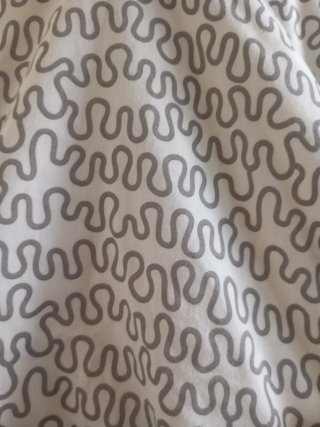 Sábana con estampado ondulado gris