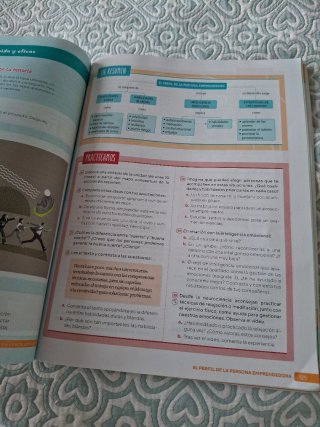 Economía y emprendimiento 4o Secundaria : Revuela