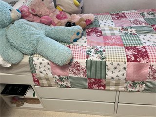 Cama IKEA blanca con cajones