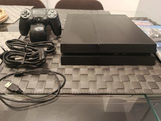 PS4 (PlayStation 4) Negra + Juegos