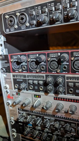 Behringer Powerplay Pro HA4600 Amplificador