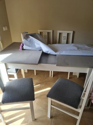 Mesa comedor y 6 sillas la mesa es extensible