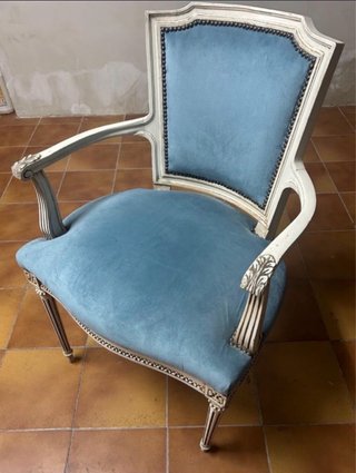 Sillón estilo Luis XV azul y Marfil