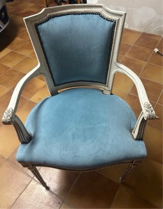 Sillón estilo Luis XV azul y Marfil