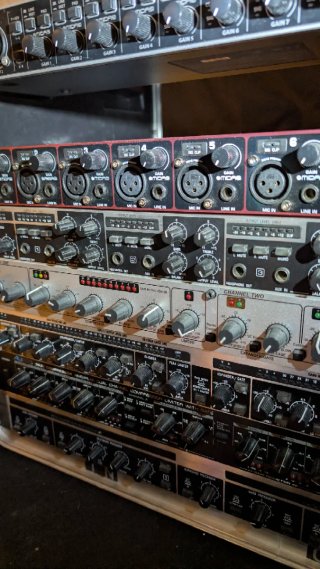 Behringer Composer Pro XL