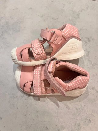 Sandalias Biomecanics rosas talla 21