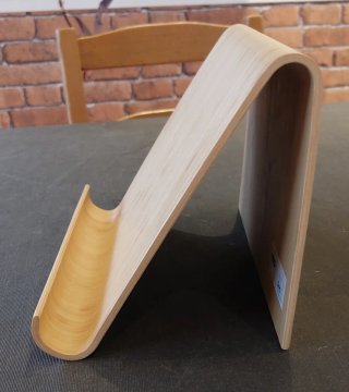 Soporte de madera para tablet o libro