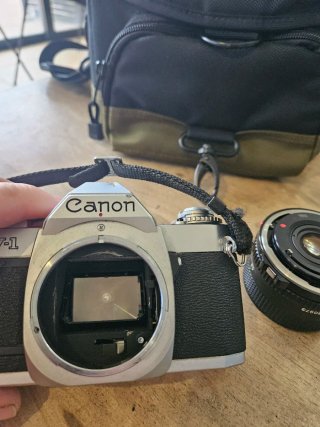 Cámara Analógica Canon AV-1 + Bolso
