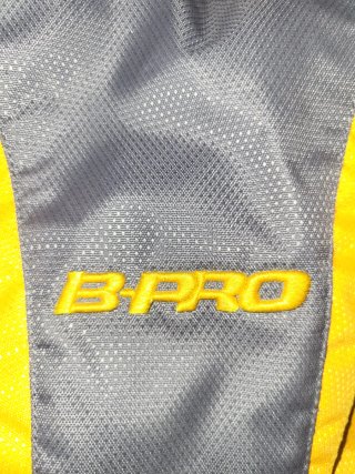 Mochila B-PRO para ciclismo gris y amarilla