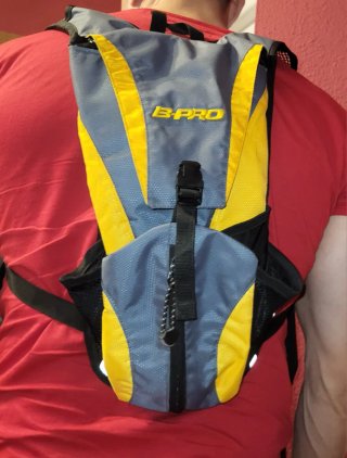 Mochila B-PRO para ciclismo gris y amarilla