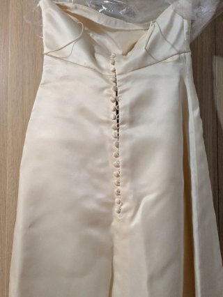 Vestido de Novia color Marfil con cancan