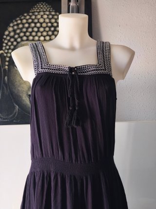 Vestido boho con escote cuadrado. Talla S