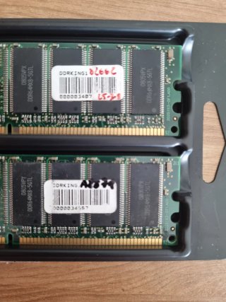 2x Módulos RAM Kingston DDR 400MHz 1GB