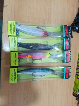 4 señuelos Rapala Magnum Divebait 30'/9m