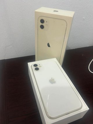 iPhone 11 Dorado y Blanco