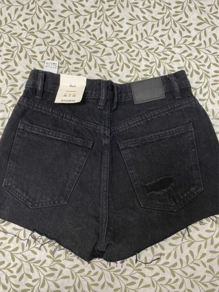 Shorts vaqueros negros rotos Talla M