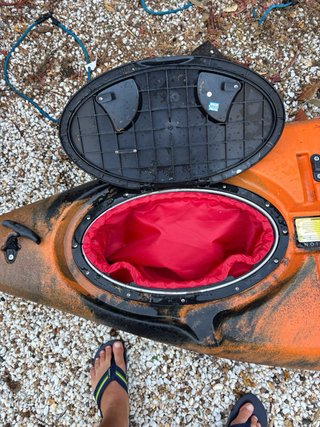 Kayak de pesca a pedales