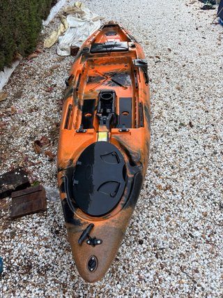 Kayak de pesca a pedales