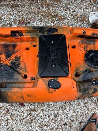 Kayak de pesca a pedales