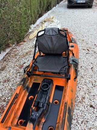 Kayak de pesca a pedales