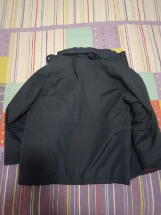 Parka y chaleco del colegio ESCLAVAS DE MARIA.