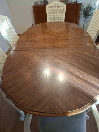 Mesa y 6 sillas de comedor estilo vintage