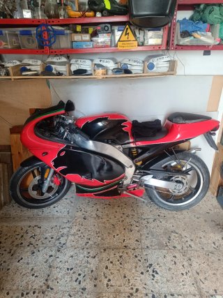 Aprilia RS50 Negra y Roja