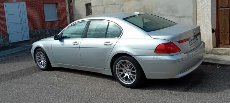 BMW Serie 7 2002 - foto 1