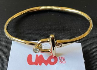 Pulsera Uno de 50 Dorada con Cierre